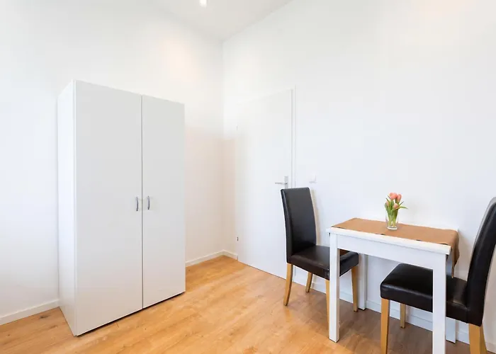 Comforatble 3br Near Kaufpark Alterlaa דירה *