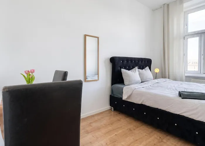 Comforatble 3br Near Kaufpark Alterlaa דירה