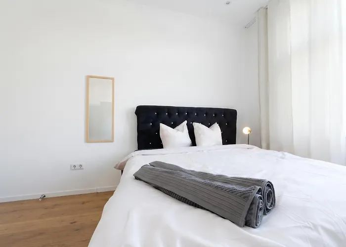 Comforatble 3br Near Kaufpark Alterlaa דירה