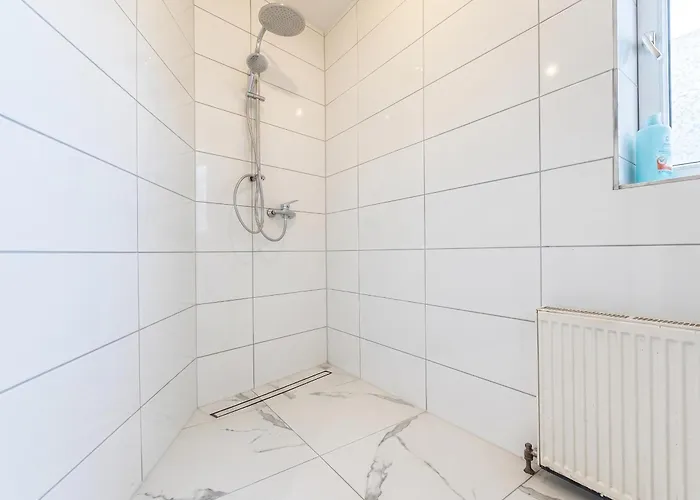 דירה Comforatble 3br Near Kaufpark Alterlaa